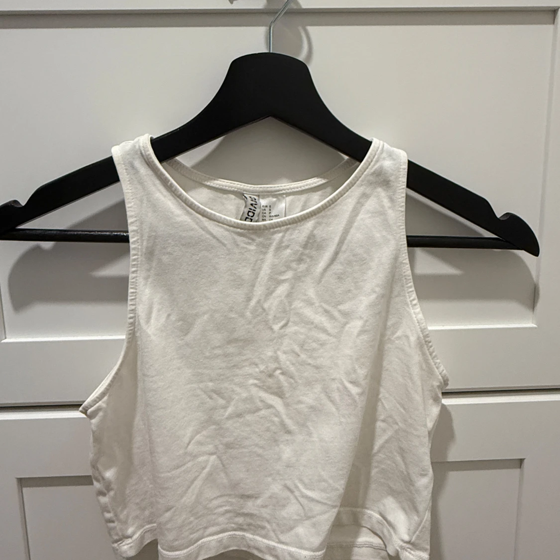 Vit croppad linnetopp från H&M Divided