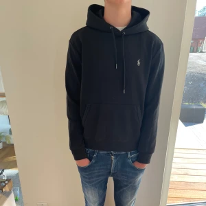 Polo Ralph lauren hoodie  - Säljer nu denna Polo Ralph lauren hoodie, skriv för fler bilder/frågor🙌🏼
