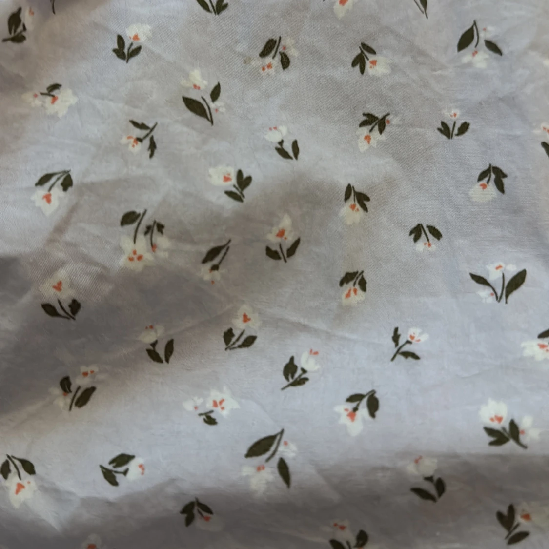 Lila blommig klänning - 4