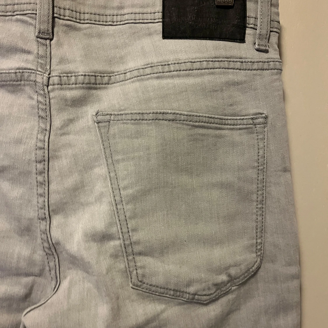 Ljusgrå jeans från FSBN - 4