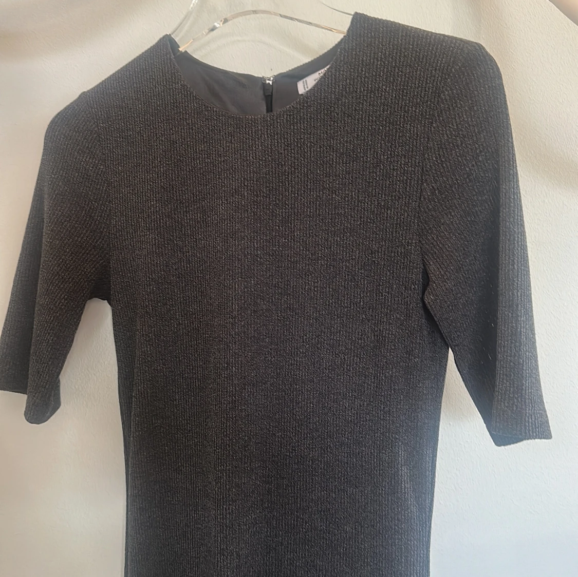 Mörkgrå ribbad långklänning - 1