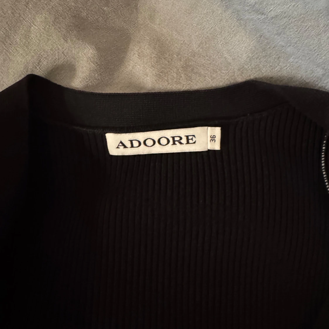 Svart ribbad långklänning från Adoore - 2