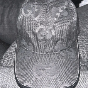 Gucci keps - Säljer denna Gucci keps1:1 aldrig använd 