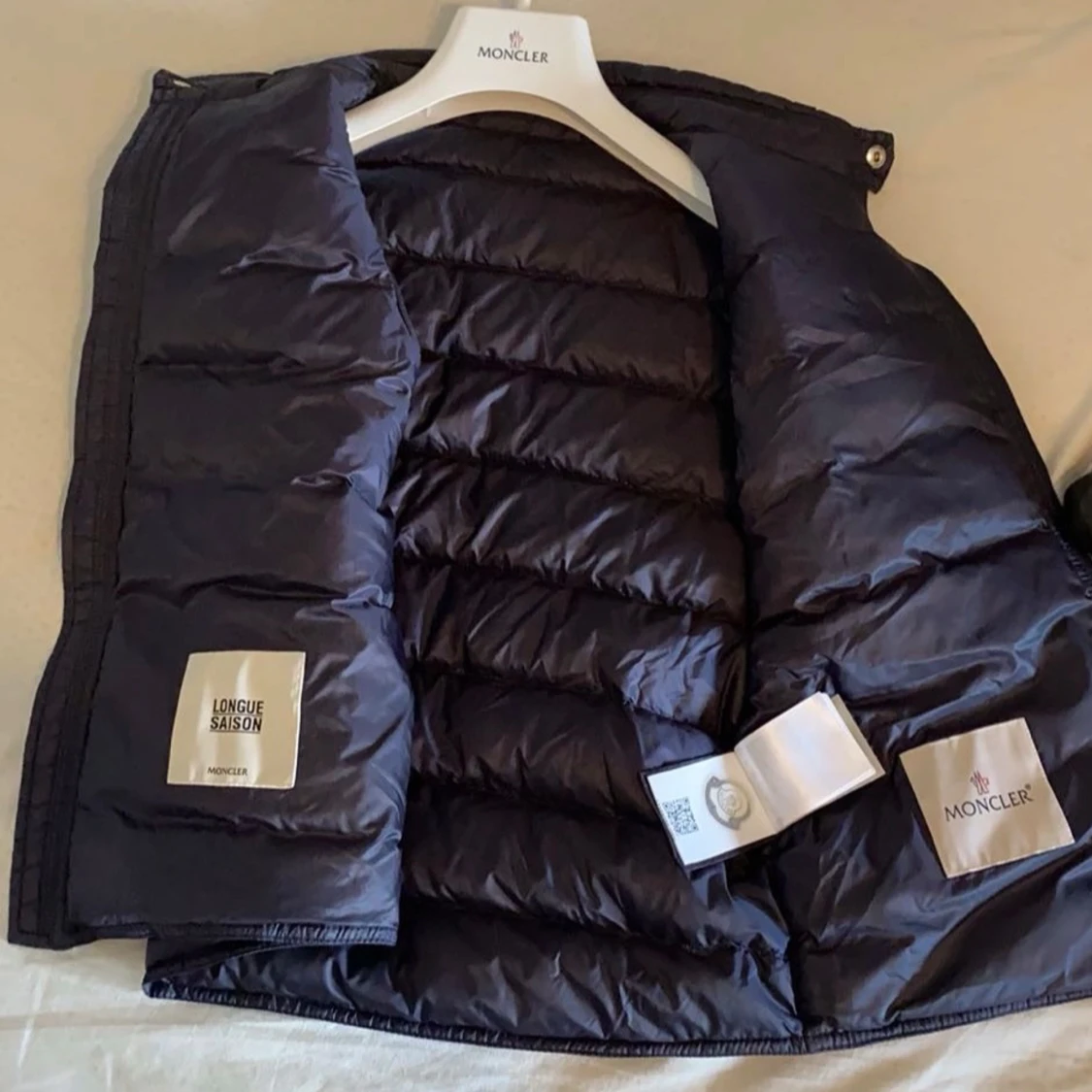 Svart dunväst från Moncler - 1