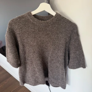 Stickad t shirt - Jättefin stickad t shirt från Gina Tricot! 💘