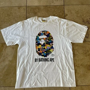 BAPE  - 9/10 condition. XL men sitter som L. Äkta köpt i Japan 2018