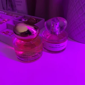 Två hm parfymer - Säljer båda tillsammans för 150kr. Endast tagit 1 sprut av sun kissed caramel och fearless optimist är använd fåtal gånger