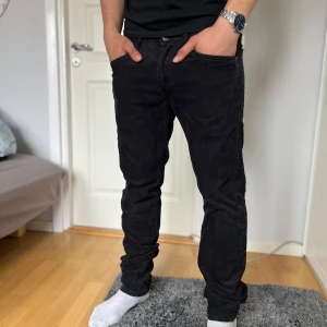 Lee manchesterbyxor  - Tja, säljer dessa tvärfeta Lee manchesterbyxor🔥| skick 9/10 | inga defekter | Sitter som W32 | skriv vid frågor eller funderingar🙌| pris alltid diskuterbart😉