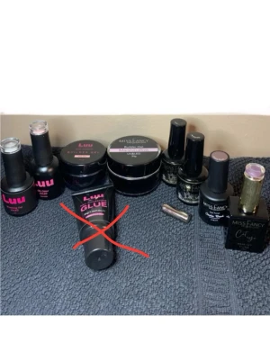 MissFancy & LuuNails Nagelkit - Säljer ett kit med olika saker från MissFancy och LuuNails! Skriv privat för fler frågor! Annars är det bara att klicka på ”KÖP” knappen! postar samma dag!🩷🩷