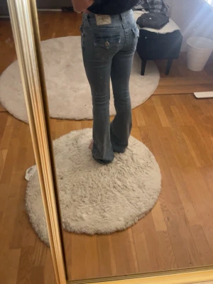True religion jeans🩵 - Säljer mina true religion jeans dp dem inte passar längre. Storlek w23 Becca💗 har inte använt så mycket då dem inte passade inte slita eller något💗💗
