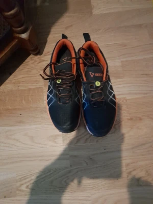 Arbetsskor me stål hetta  Gesto - Säljer arbetsskor me stålhetta gesto