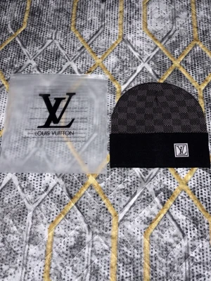 Lvmössa - Jättefin mössa. Helt ny och one size. Fraktas direkt efter köp. 