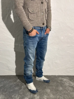 Replay jeans  - Ett par riktigt snygga jeans från Replay i storlek W30 L34 i modellen Anbbas  