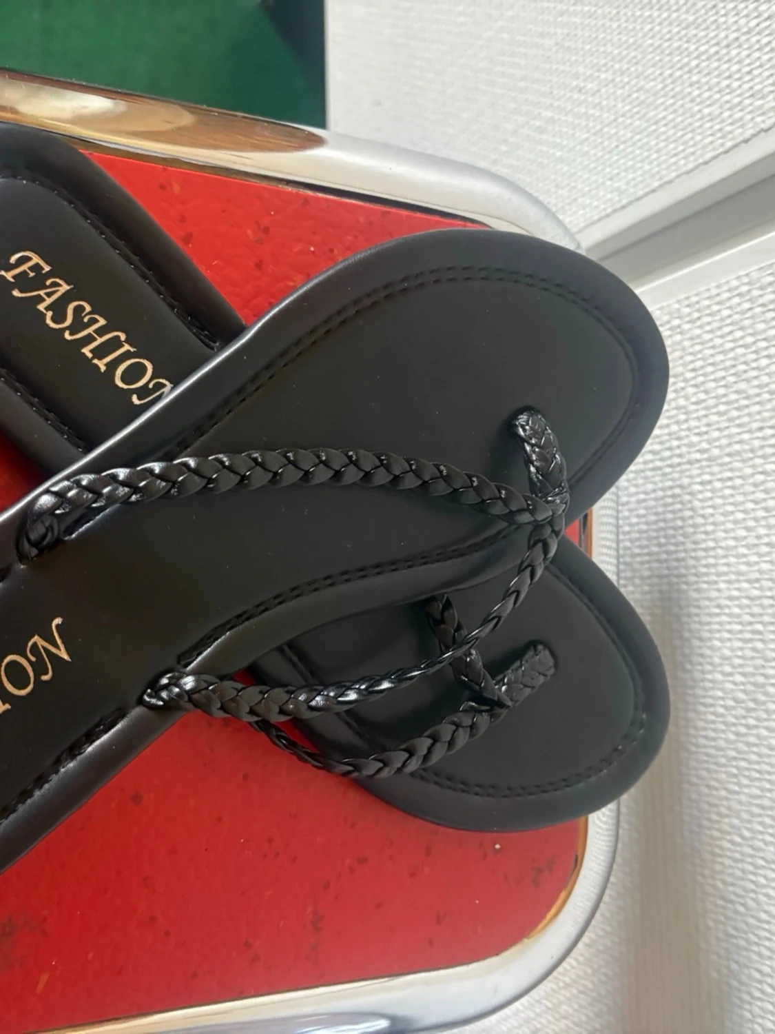Svarta flätade sandaler från Fashion - 2