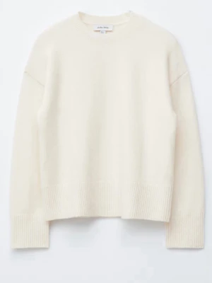 Krämvit stickad tröja från & Other Stories - Vit stickad tröja från & Other stories. Jättebra skick. 