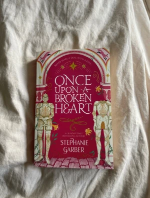 Pocketbok - Pocketbok: once upon a broken heart 