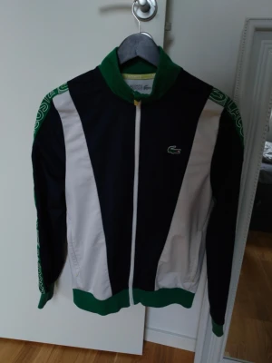 Lacoste strl S - Lacoste tröja i fint skick, storlek S