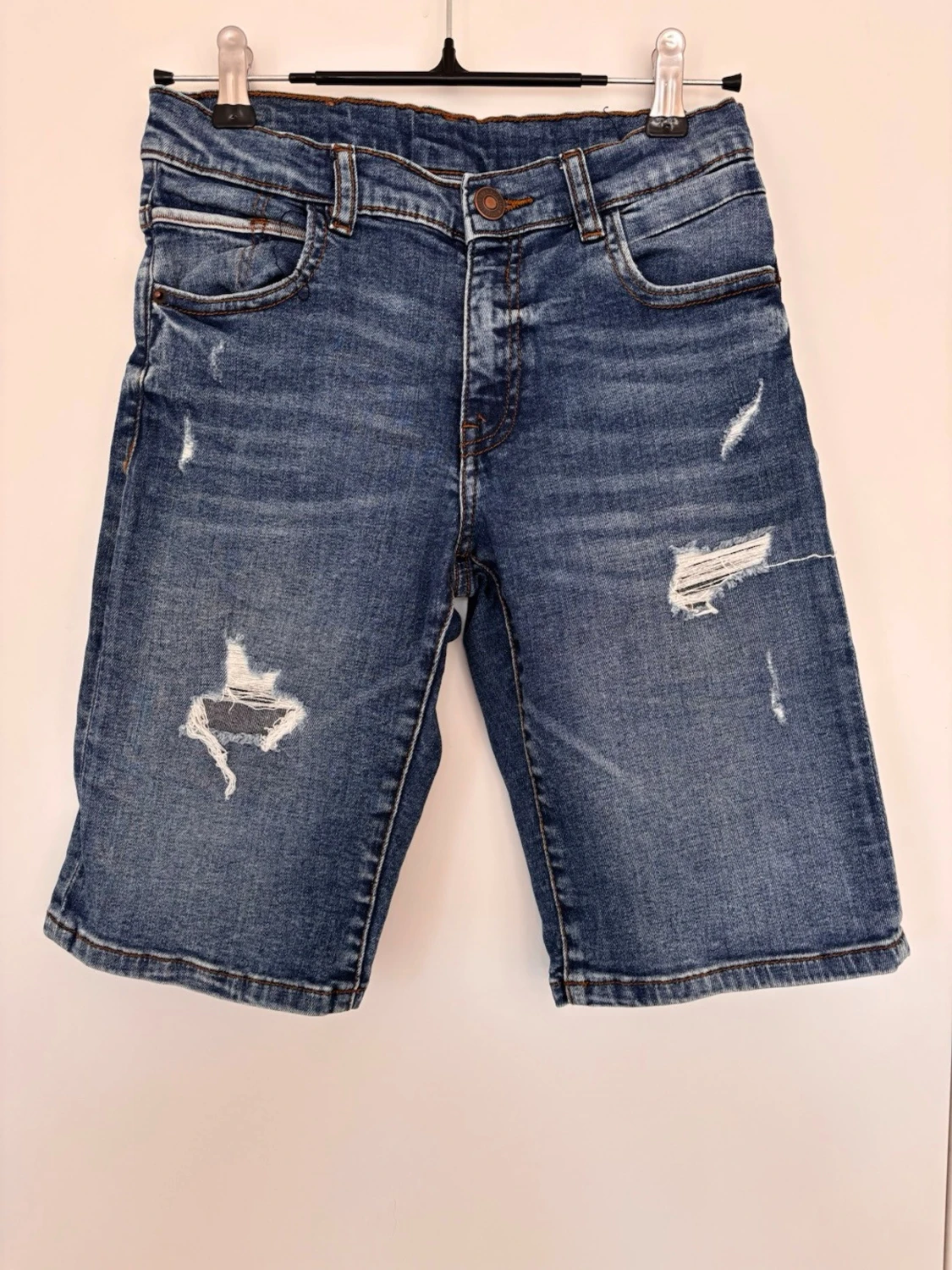 Blå jeansshorts med slitningar, Zara, strlk 140