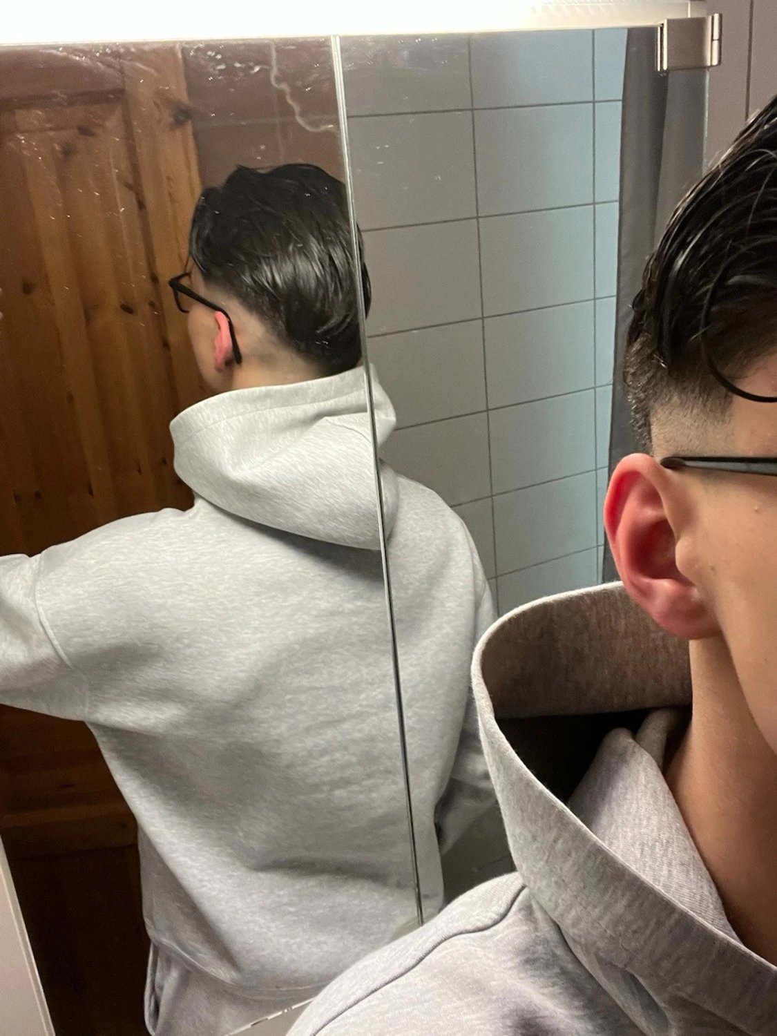 Grå hoodie från UNIQLO - 1