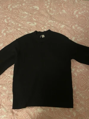 Hm fin stickad - Säljer en fin stickad tröja från hm