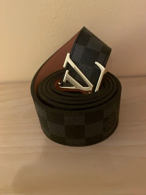Svart bälte - Passar inte 