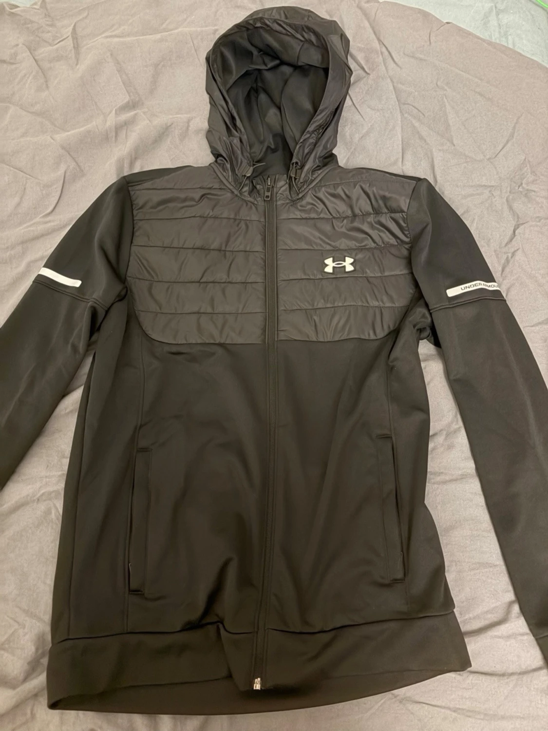 Svart hoodie från Under Armour