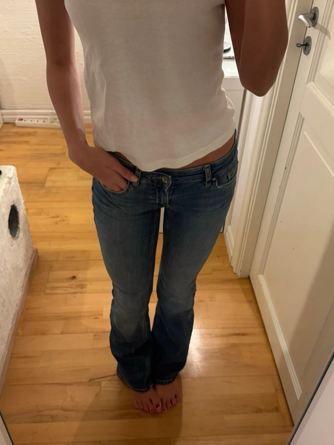 Blå bootcut jeans med låg midja - 1