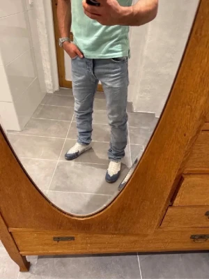 Replay jeans  - Ett par snygga byxor från Replay i storlek W29 L32 i modellen Grover 