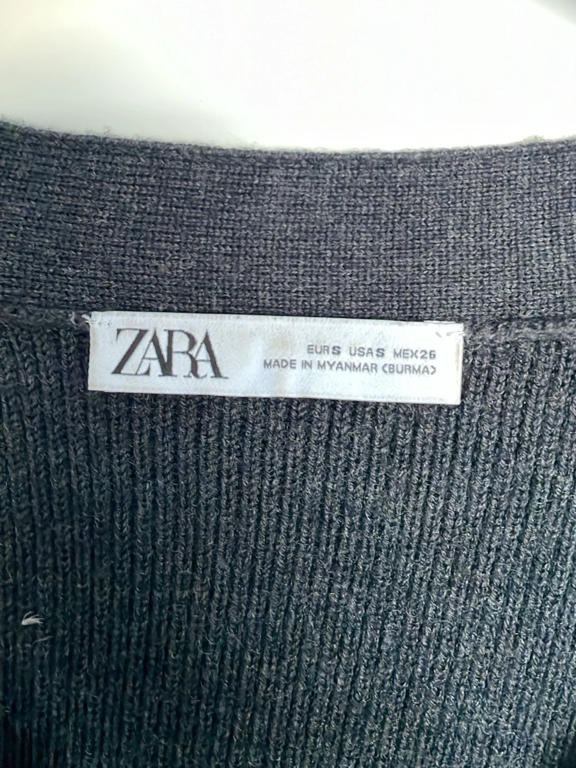 Mörkgråa ribbad kofta från Zara - 2