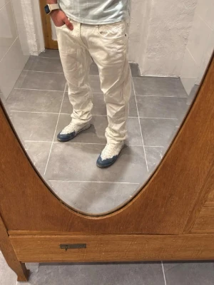 Replay jeans  - Ett par snygga byxor från Replay i storlek W32 L32 i modellen Anbbas 