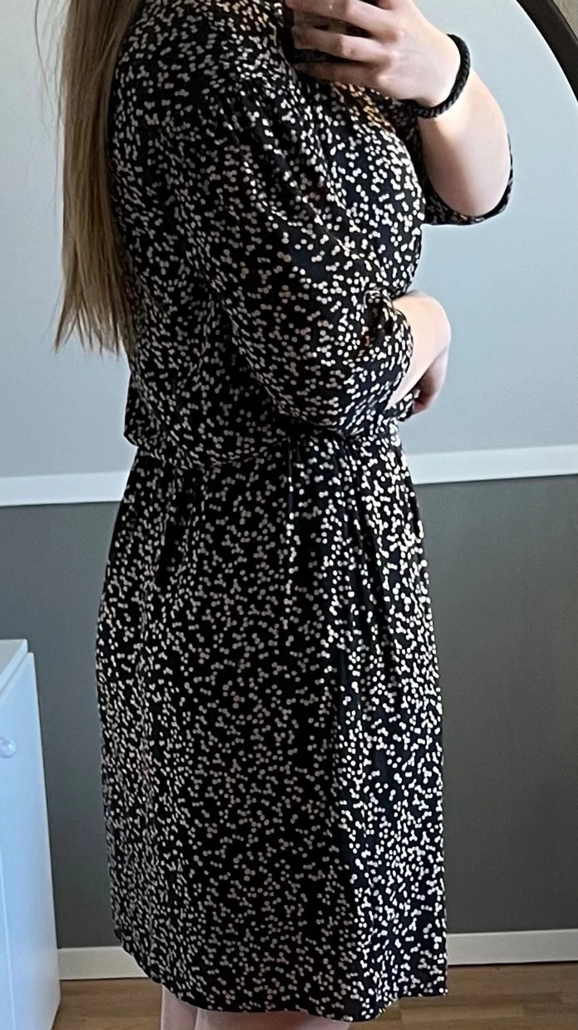 Prickig klänning  - 4