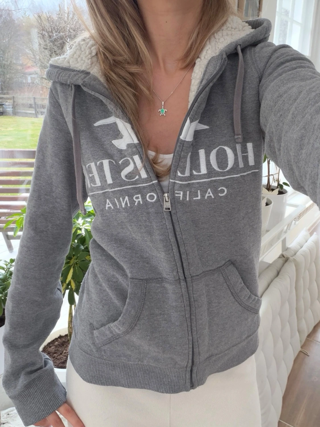 Hollister zip med foder