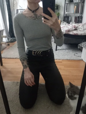 Grå långärmad topp - Storlek s