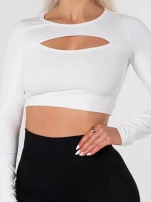 Vit croppad topp med cut-out - Trendig vit croppad topp från Fruugo med lång ärm och en snygg cut-out detalj över bröstet. Tillverkad i mjuk bomullsmix som sitter tight och framhäver figuren. Perfekt för dig som vill ha en edgy och modern look.