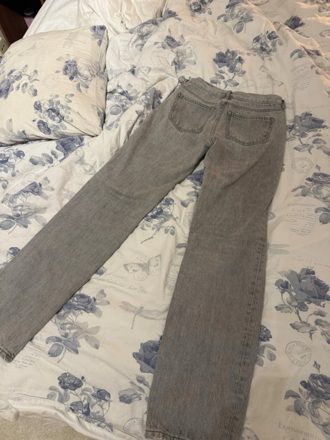 Grå raka jeans med låg midja - 1