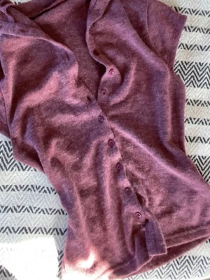 Vinröd blus - Vinröd blus storlek xs