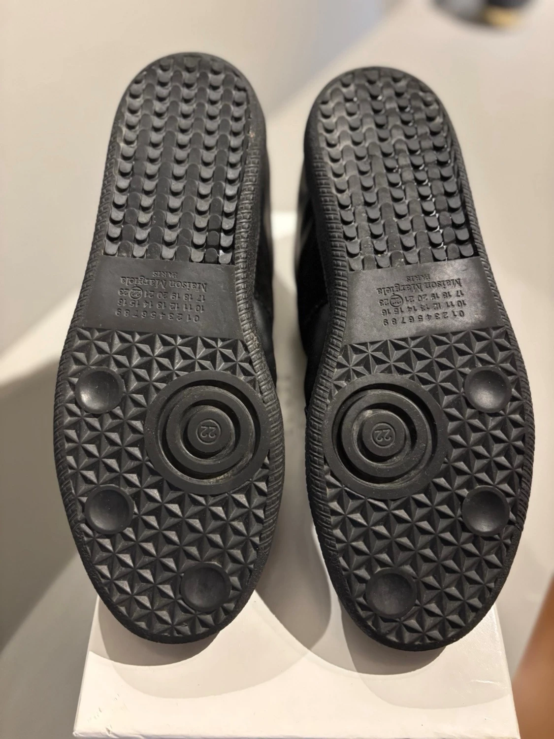 Svarta sneakers från Maison Margiela - 1