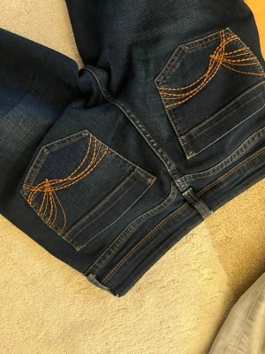 Super Low waist jeans  - Jättesnygga, säljs därför de inte används då de är för små. Inga defekter!! De är i 38, men skulle nästan säga att de är 36. 