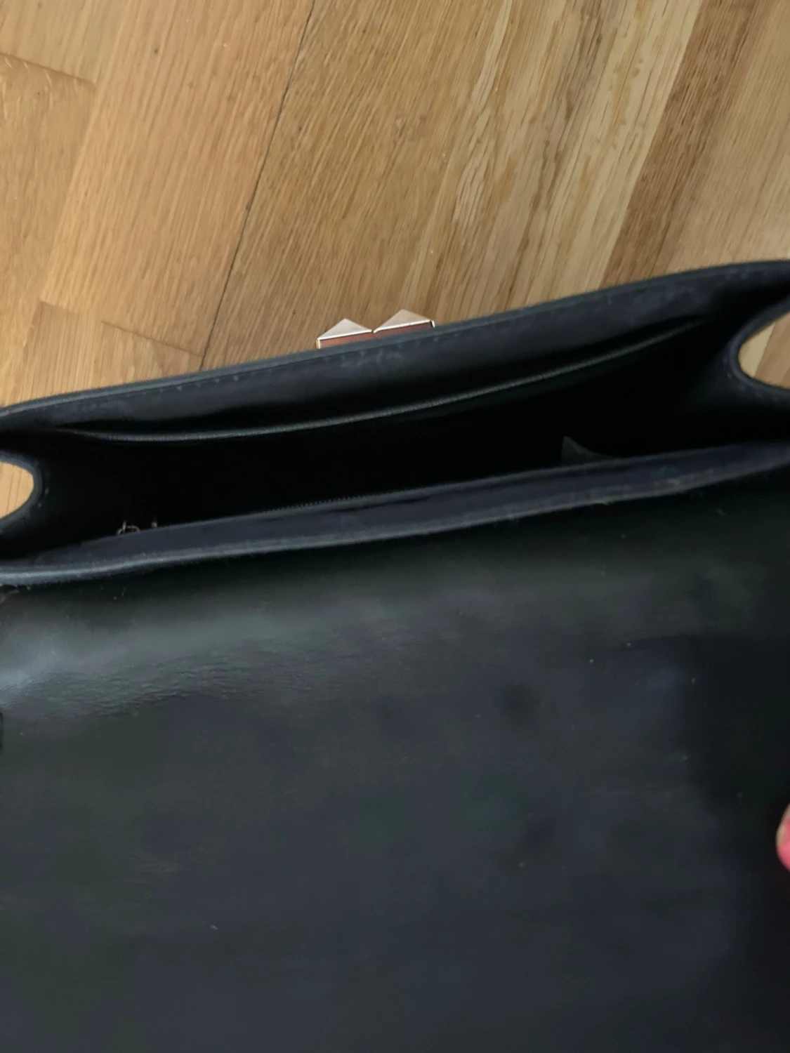 Steve Madden Svart axelväska med guldfärgade nitar - 2