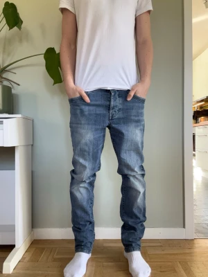 Hansen & Jacob jeans - Slim fit, blå, 29/32, nypris 2199kr, perfekt skick