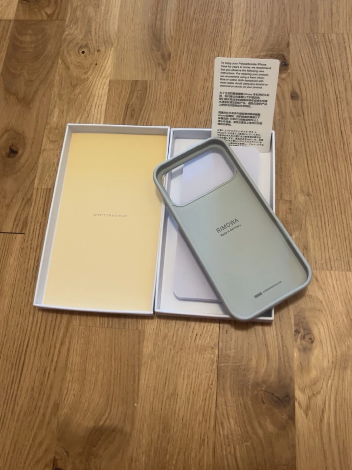 RIMOWA silver mobilskal iPhone 17 Pro Max - 1