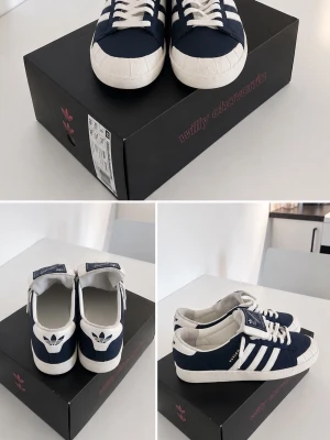 Adidas Originals blåvita sneakers - Säljer mina adidas willy chavarria som jag använt några gånger. Det står att det är storlek 41.5 men de känns mycket mindre än det därför jag säljer de. Skulle säga att det är runt storlek 40.