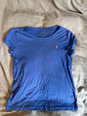 T-shirt - Som en storlek Xs. Skriv om ni har frågor!😊