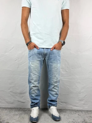 Replay jeans  - Ett par riktigt snygga jeans från Replay i storlek W30 L30 i modellen Anbbas 