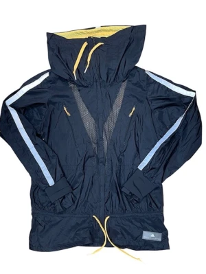 Adidas x Stella McCartney Black Jacket (W) - EU 42 Passar som Medium - Gott Skick - kan passa män också 