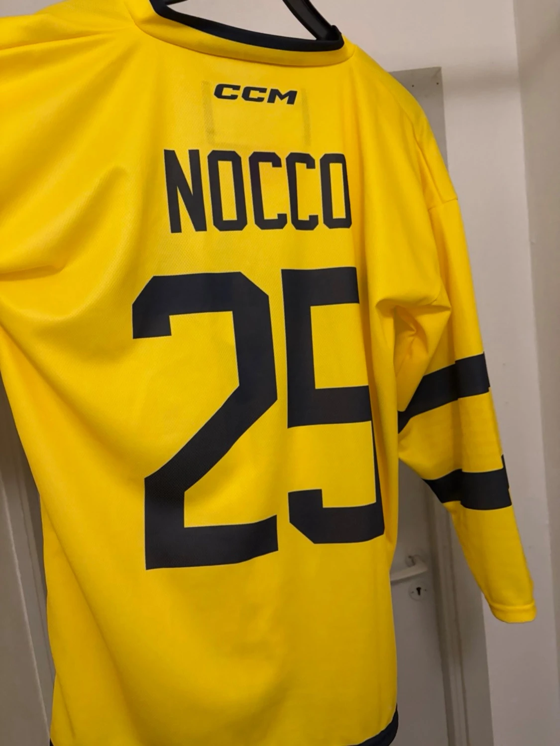 Gul Tre Kronor hockeytröja CCM - 1