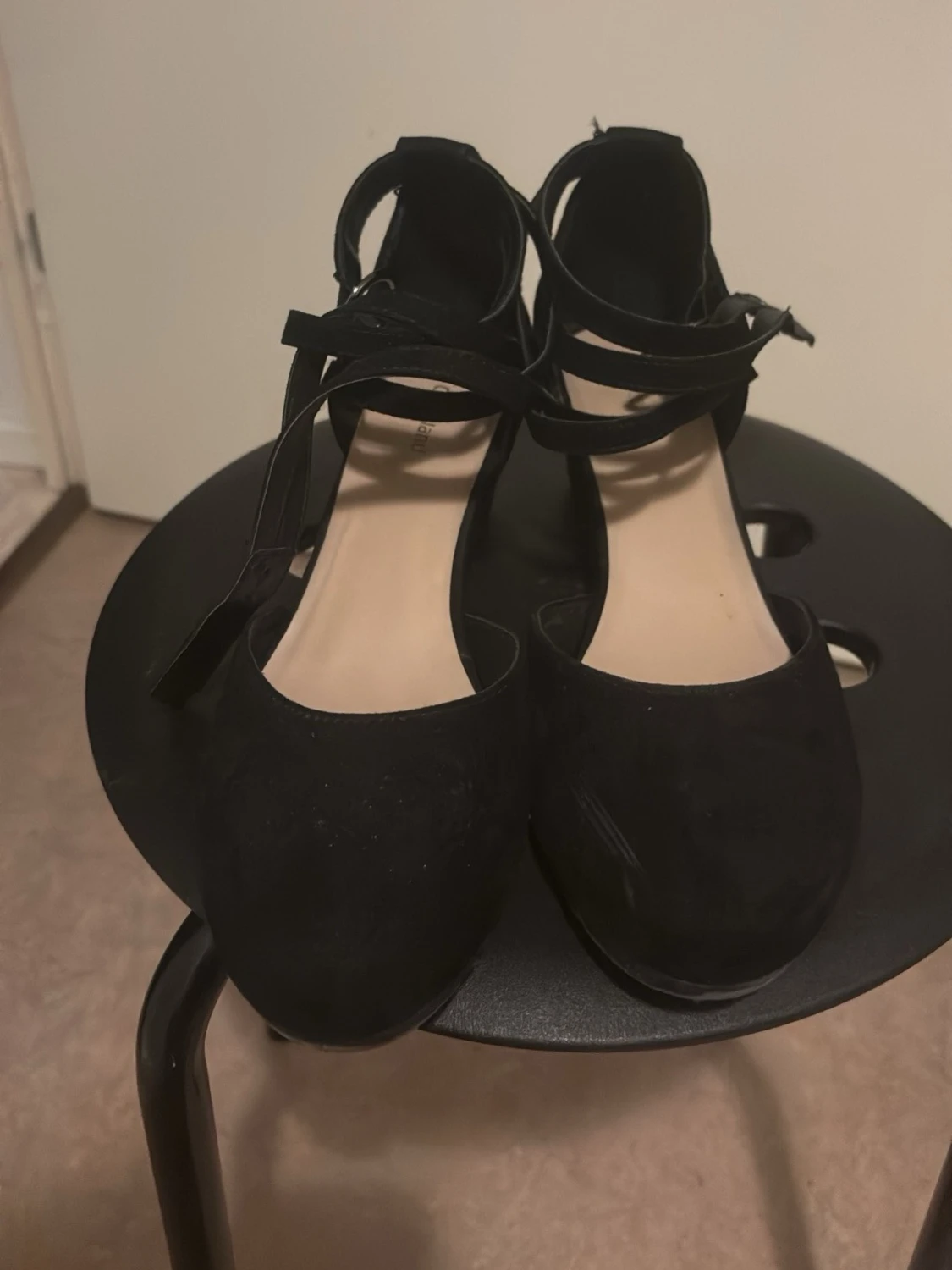 Svarta ballerinaskor med remmar - 1