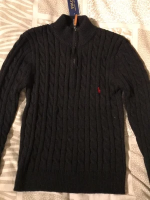 Stickad Polo Ralph Lauren tröja  - XL i barnstorlek