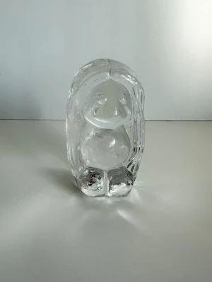 Bergdala Glasbruk - trollfigur i glas - Klassisk troll-figur från anrika glastillverkaren Bergdala Glasbruk / Bergdalahyttan. 10cm hög. Ett stycke småländsk konsthistoria i glasform. Mycket fint skick, som ny!