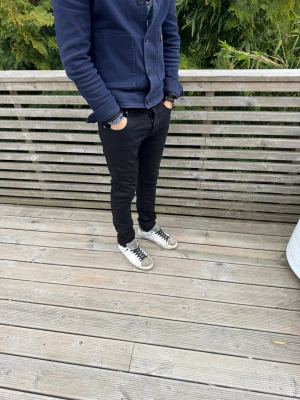 Nudie jeans - Nudie jeans - Modell: grim tim  - Storlek: W30/L32  - skick: 9/10 - Nypris runt 2000kr